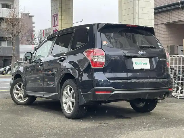 スバル フォレスター 2．0i－L アイサイト 道央・札幌 2013(平25)年 14.4万km ディープシーブルーパール ４WD/社外SDナビ（CN-S310WD）/AM／FM／CD／DVD／SD／USB／BT／フルセグTV/ETC/衝突被害軽減システム/クルーズコントロール/SI-DRIVE/X MODE/ダウンヒルアシスト/横滑り防止装置/パワーバックドア/アイドリングストップ/オートライト/ウインカーミラー/フォグランプ/ハーフレザーシート/D+N席シートヒーター/D+N席パワーシート/純正17インチAW冬タイヤ/積込夏タイヤ純正18インチAW(225／55／R18)/純正フロアマット/プッシュスタート/社外エンジンスターター/スマートキー/保証書/取扱説明書
