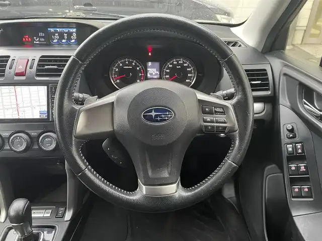 スバル フォレスター 2．0i－L アイサイト 道央・札幌 2013(平25)年 14.4万km ディープシーブルーパール ４WD/社外SDナビ（CN-S310WD）/AM／FM／CD／DVD／SD／USB／BT／フルセグTV/ETC/衝突被害軽減システム/クルーズコントロール/SI-DRIVE/X MODE/ダウンヒルアシスト/横滑り防止装置/パワーバックドア/アイドリングストップ/オートライト/ウインカーミラー/フォグランプ/ハーフレザーシート/D+N席シートヒーター/D+N席パワーシート/純正17インチAW冬タイヤ/積込夏タイヤ純正18インチAW(225／55／R18)/純正フロアマット/プッシュスタート/社外エンジンスターター/スマートキー/保証書/取扱説明書
