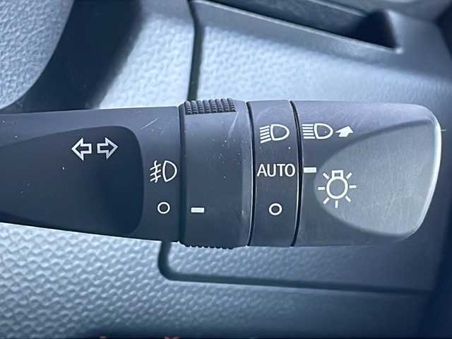 トヨタ ルーミー カスタムG 岐阜県 2022(令4)年 1.7万km パールホワイトⅢ 禁煙車/スマートアシスト/4WD/純正ナビ/フルセグTV/クルーズコントロール/衝突軽減ブレーキ/前後コーナーセンサー/アラウンドビューモニター/両側パワースライドドア/シートヒーター/アイドリングストップ/前後ドライブレコーダー/ビルトインETC2.0/純正フロアマット/純正アルミホイール/LEDヘッドライト/オートエアコン/オートライト/プッシュスタート/スマートキー