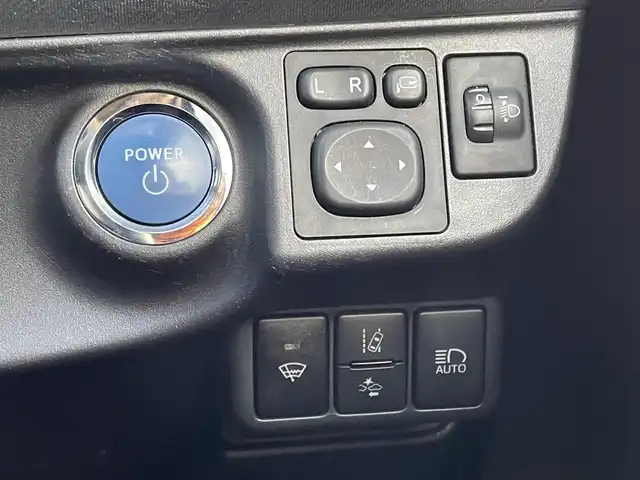 トヨタ アクア G 道央・札幌 2017(平29)年 10.7万km ブラッキッシュアゲハガラスフレーク ・ワンオーナー/・衝突軽減ブレーキ/・寒冷地仕様/・純正SDナビ/CD&DVD&BT&USB&HDMI&フルセグTV/・バックカメラ/・クルーズコントロール/・ETC/・ABS/・横滑り防止装置/・レーンキープアシスト/・盗難防止装置/・オートライト/・オートマチックハイビーム/・オートリトラミラー/・ウィンカーミラー/・ドアバイザー/・スマートキー/・スペアキー1本/・エンジンスターター/・保証書/・取扱説明書