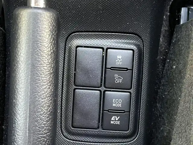 トヨタ アクア G 道央・札幌 2017(平29)年 10.7万km ブラッキッシュアゲハガラスフレーク ・ワンオーナー/・衝突軽減ブレーキ/・寒冷地仕様/・純正SDナビ/CD&DVD&BT&USB&HDMI&フルセグTV/・バックカメラ/・クルーズコントロール/・ETC/・ABS/・横滑り防止装置/・レーンキープアシスト/・盗難防止装置/・オートライト/・オートマチックハイビーム/・オートリトラミラー/・ウィンカーミラー/・ドアバイザー/・スマートキー/・スペアキー1本/・エンジンスターター/・保証書/・取扱説明書