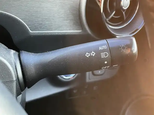 トヨタ アクア G 道央・札幌 2017(平29)年 10.7万km ブラッキッシュアゲハガラスフレーク ・ワンオーナー/・衝突軽減ブレーキ/・寒冷地仕様/・純正SDナビ/CD&DVD&BT&USB&HDMI&フルセグTV/・バックカメラ/・クルーズコントロール/・ETC/・ABS/・横滑り防止装置/・レーンキープアシスト/・盗難防止装置/・オートライト/・オートマチックハイビーム/・オートリトラミラー/・ウィンカーミラー/・ドアバイザー/・スマートキー/・スペアキー1本/・エンジンスターター/・保証書/・取扱説明書