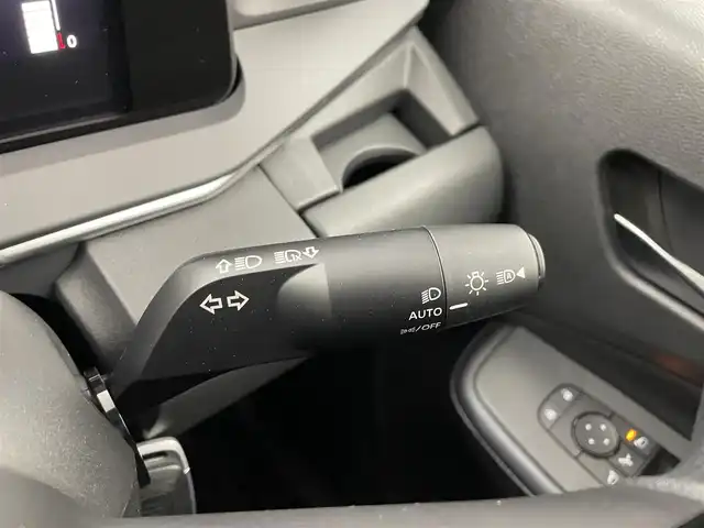 日産 ノート X 埼玉県 2024(令6)年 0.6万km ダークメタルグレー 純正ナビ/ AUX、Apple carPlay、AndroldAuto/フルセグTV/バックカメラ/スマートキー/踏み間違え防止機能/標識検知機能/インテリジェントエマージェンシーブレーキ