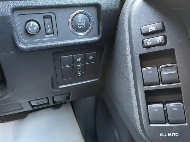 トヨタ ランドクルーザー プラド TX Lパッケージ 和歌山県 2021(令3)年 5.7万km ホワイトパールクリスタルシャイン ワンオーナー/モデリスタエアロ/サンルーフ/ディーラー純正ナビ/（AM/FM/フルセグTV/CD/DVD/SD/SDREC/Bluetooth）/D・N席パワーシート/シートヒーター/ベンチレーション/オートハイビーム/クルーズコントロール/LDA/クリアランスソナー/PCS/RSA/プッシュスタート/ETC/ドライブレコーダー/保証書/取扱説明書/スペアキー×１