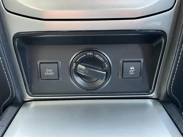 トヨタ ランドクルーザー プラド TX Lパッケージ 和歌山県 2021(令3)年 5.7万km ホワイトパールクリスタルシャイン ワンオーナー/モデリスタエアロ/サンルーフ/ディーラー純正ナビ/（AM/FM/フルセグTV/CD/DVD/SD/SDREC/Bluetooth）/D・N席パワーシート/シートヒーター/ベンチレーション/オートハイビーム/クルーズコントロール/LDA/クリアランスソナー/PCS/RSA/プッシュスタート/ETC/ドライブレコーダー/保証書/取扱説明書/スペアキー×１