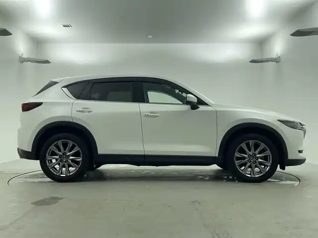 マツダ ＣＸ－５ XD エクスクルーシブモード 福井県 2018(平30)年 5.7万km スノーフレイクホワイトパールマイカ ディーゼルターボ/・衝突軽減ブレーキ/・レーンキープアシスト/・車線逸脱警報機能/純正ナビゲーション/【AM/FM/CD/Bluetooth/フルセグTV】/360度カメラ/ETC/レザーシート/パワーシート（運転席/助手席）/シートヒーター/オートライト/LEDヘッドライド/コーナーセンサー/ドライブレコーダー/プッシュスタート/スマートキー/スペアキー/電動サイドブレーキ