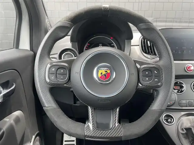 アバルト アバルト ６９５ コンペティツィオーネ 静岡県 2023(令5)年 0.8万km Gligio Campovolo 純正ディスプレイオーディオ/(Bluetooth/USB/AppleCarplay/AndoroidAuto）/HIDヘッドライト/ドライブレコーダー/ETC