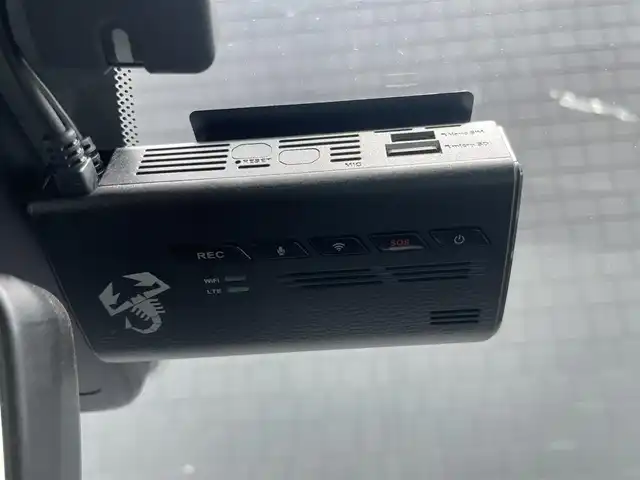 アバルト アバルト ６９５ コンペティツィオーネ 静岡県 2023(令5)年 0.8万km Gligio Campovolo 純正ディスプレイオーディオ/(Bluetooth/USB/AppleCarplay/AndoroidAuto）/HIDヘッドライト/ドライブレコーダー/ETC