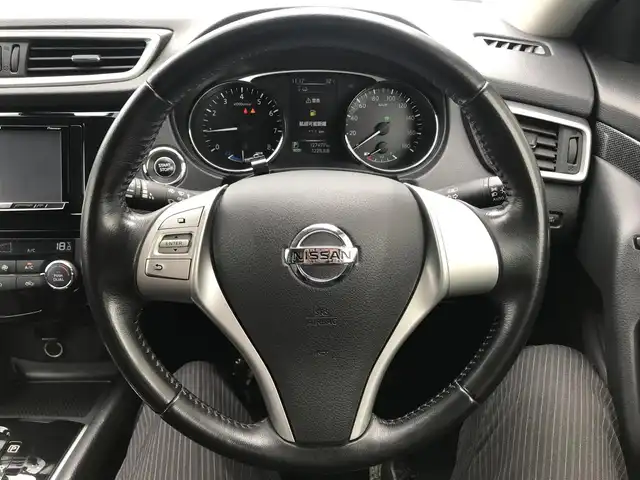 日産 エクストレイル ハイブリッド 20X エマージェンシーブレーキ 栃木県 2017(平29)年 12.8万km ダークメタルグレー 株)IDOMが運営する【じしゃロン小山店】の自社ローン専用車両になります。こちらは現金またはオートローンご利用時の価格です。自社ローンご希望の方は別途その旨お申付け下さい//禁煙車/スマートキー/プッシュスタート/ＥＴＣ/エマージェンシーブレーキ/車線逸脱警報/ドライブレコーダー/ルーフレール/ステアリングリモコン/電動格納ドアミラー/パワーウインドウ/防眩ミラー/オートライト
