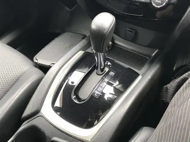 日産 エクストレイル ハイブリッド 20X エマージェンシーブレーキ 栃木県 2017(平29)年 12.8万km ダークメタルグレー 株)IDOMが運営する【じしゃロン小山店】の自社ローン専用車両になります。こちらは現金またはオートローンご利用時の価格です。自社ローンご希望の方は別途その旨お申付け下さい//禁煙車/スマートキー/プッシュスタート/ＥＴＣ/エマージェンシーブレーキ/車線逸脱警報/ドライブレコーダー/ルーフレール/ステアリングリモコン/電動格納ドアミラー/パワーウインドウ/防眩ミラー/オートライト