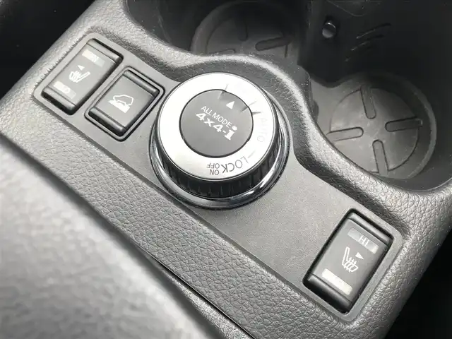 日産 エクストレイル ハイブリッド 20X エマージェンシーブレーキ 栃木県 2017(平29)年 12.8万km ダークメタルグレー 株)IDOMが運営する【じしゃロン小山店】の自社ローン専用車両になります。こちらは現金またはオートローンご利用時の価格です。自社ローンご希望の方は別途その旨お申付け下さい//禁煙車/スマートキー/プッシュスタート/ＥＴＣ/エマージェンシーブレーキ/車線逸脱警報/ドライブレコーダー/ルーフレール/ステアリングリモコン/電動格納ドアミラー/パワーウインドウ/防眩ミラー/オートライト
