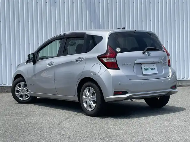 日産 ノート e－パワー X 福岡県 2016(平28)年 3.5万km ブリリアントシルバー 純正ナビ（ＭＭ３１６Ｄ－Ｗ）/フルセグTV/CD/DVD/SD/AUX/全周囲カメラ/衝突軽減/デジタルインナーミラー/レーンアシスト/コーナーセンサー/ＬＥＤヘッドライト/ＥＴＣ/スマートキー/プッシュスタート/オートライト