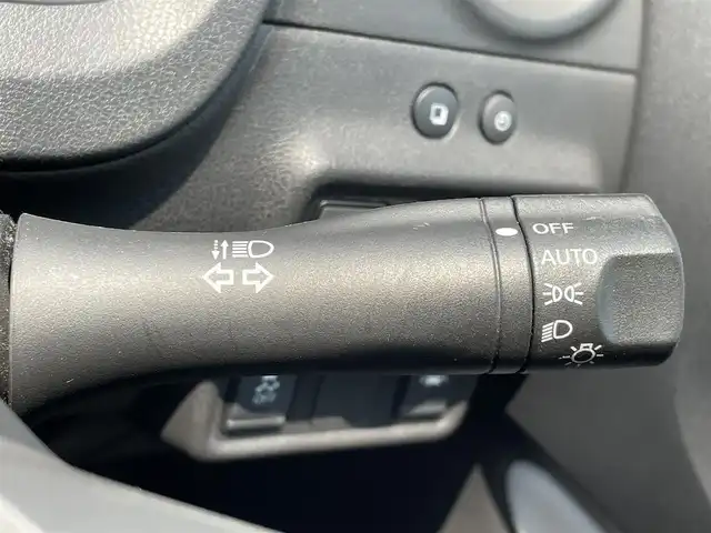 日産 ノート e－パワー X 福岡県 2016(平28)年 3.5万km ブリリアントシルバー 純正ナビ（ＭＭ３１６Ｄ－Ｗ）/フルセグTV/CD/DVD/SD/AUX/全周囲カメラ/衝突軽減/デジタルインナーミラー/レーンアシスト/コーナーセンサー/ＬＥＤヘッドライト/ＥＴＣ/スマートキー/プッシュスタート/オートライト