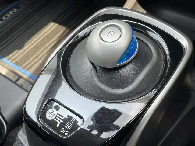 日産 ノート e－パワー X 福岡県 2016(平28)年 3.5万km ブリリアントシルバー 純正ナビ（ＭＭ３１６Ｄ－Ｗ）/フルセグTV/CD/DVD/SD/AUX/全周囲カメラ/衝突軽減/デジタルインナーミラー/レーンアシスト/コーナーセンサー/ＬＥＤヘッドライト/ＥＴＣ/スマートキー/プッシュスタート/オートライト