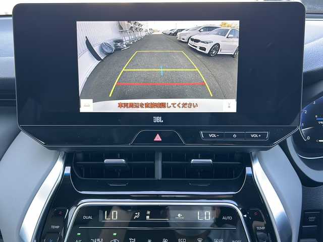 トヨタ ハリアー Z 道東・釧路十勝 2022(令4)年 3.5万km プラチナホワイトパールマイカ ・ワンオーナー/・４WD/・12.3インチ大画面HDディスプレイ通信型ナビ/（AM・FM・BT・USB・ フルセグ・apple・androidauto）/・アラウンドビューモニター/・パワーバックドア/・JBLサウンド/・トヨタセーフティセンス/・パーキングサポートブレーキ/・ロードサインアシスト/・運転席パワーシート/・前後コーナーセンサー/・前後ドライブレコーダー/・レーダークルーズコントロール/・LEDヘッドライト/・オートハイビーム/・ハーフレザーシート/・純正フロアマット/・純正19インチアルミホイール/・スマートキー/・プッシュスタート/・ビルトインETC2.0/・デジタルインナーミラー/・横滑り防止装置/・社外AW付冬タイヤ積込/(225/55/19 BS 2022年製造　７mm）/・保証書/・取扱説明書