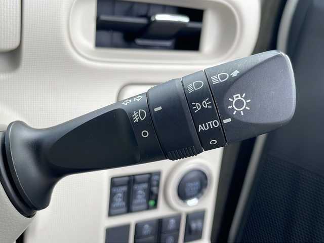 ダイハツ ムーヴ キャンバス X LTD メイクアッフ SA Ⅱ 岩手県 2017(平29)年 7.1万km パールホワイトⅢ/ナチュラルベージュマイカメタリック 2トーン スマートアシスト　誤発進誤後進抑制機能　車線逸脱警報機能　純正ナビ　ＣＤ　ＤＶＤ　フルセグ　Ｂｌｕｅｔｏｏｔｈ　バックカメラ　両側パワースライドドア　ＥＴＣ　オートライト　スマートキー　Ｆフォグ