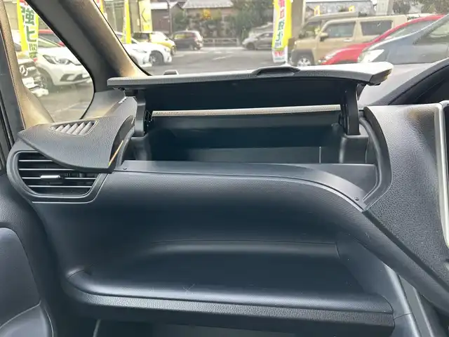 トヨタ ノア ハイブリッド Si 東京都 2016(平28)年 4.4万km ボルドーマイカメタリック ワンオーナー/純正9インチナビ/フルセグTV／Bluetoothオーディオ／DVD再生/バックカメラ/12.1型フリップダウンモニター(V12T-R66C)/両側パワースライドドア/純正ETC2.0/LEDヘッドランプ/トヨタセーフティセンス/スマートキー×2