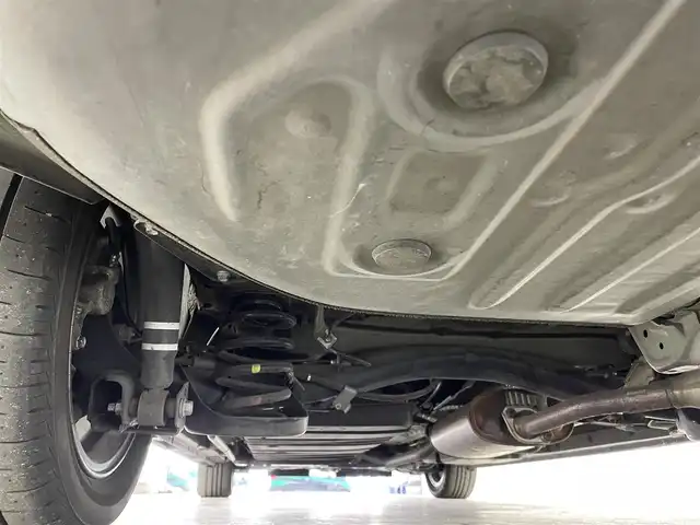 トヨタ ノア ハイブリッド Si 宮城県 2016(平28)年 4.4万km ボルドーマイカメタリック 純正9型ナビ/後席モニター/両側パワースライドドア/プリクラッシュセーフティ/レーンディパーチャーアラート/オートマチックハイビーム/バックモニター/ETC2.0/フロントウィンドウ熱線/LEDヘッドランプ/フォグランプ/フルセグTV/Bluetoothオーディオ/CD/DVD/スマートキー/禁煙車