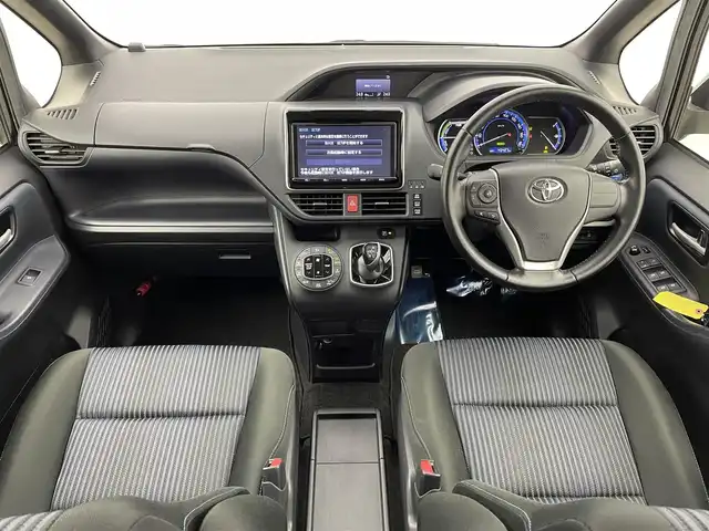 トヨタ ノア ハイブリッド Si 宮城県 2016(平28)年 4.4万km ボルドーマイカメタリック 純正9型ナビ/後席モニター/両側パワースライドドア/プリクラッシュセーフティ/レーンディパーチャーアラート/オートマチックハイビーム/バックモニター/ETC2.0/フロントウィンドウ熱線/LEDヘッドランプ/フォグランプ/フルセグTV/Bluetoothオーディオ/CD/DVD/スマートキー/禁煙車