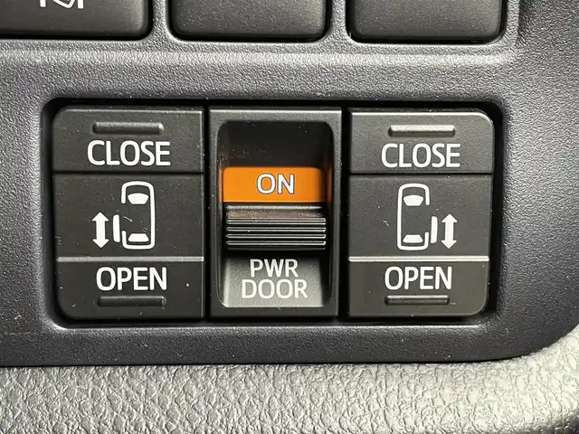 トヨタ ノア ハイブリッド Si 宮城県 2016(平28)年 4.4万km ボルドーマイカメタリック 純正9型ナビ/後席モニター/両側パワースライドドア/プリクラッシュセーフティ/レーンディパーチャーアラート/オートマチックハイビーム/バックモニター/ETC2.0/フロントウィンドウ熱線/LEDヘッドランプ/フォグランプ/フルセグTV/Bluetoothオーディオ/CD/DVD/スマートキー/禁煙車