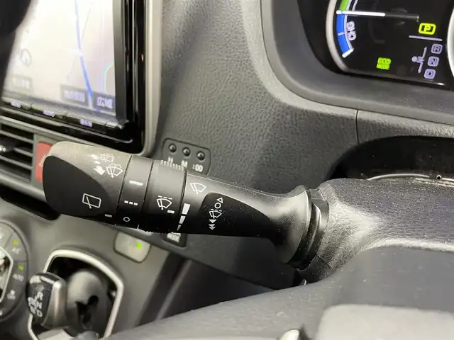 トヨタ ノア ハイブリッド Si 宮城県 2016(平28)年 4.4万km ボルドーマイカメタリック 純正9型ナビ/後席モニター/両側パワースライドドア/プリクラッシュセーフティ/レーンディパーチャーアラート/オートマチックハイビーム/バックモニター/ETC2.0/フロントウィンドウ熱線/LEDヘッドランプ/フォグランプ/フルセグTV/Bluetoothオーディオ/CD/DVD/スマートキー/禁煙車