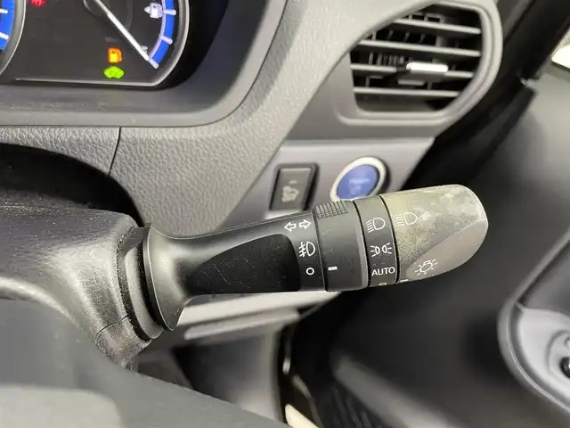 トヨタ ノア ハイブリッド Si 宮城県 2016(平28)年 4.4万km ボルドーマイカメタリック 純正9型ナビ/後席モニター/両側パワースライドドア/プリクラッシュセーフティ/レーンディパーチャーアラート/オートマチックハイビーム/バックモニター/ETC2.0/フロントウィンドウ熱線/LEDヘッドランプ/フォグランプ/フルセグTV/Bluetoothオーディオ/CD/DVD/スマートキー/禁煙車