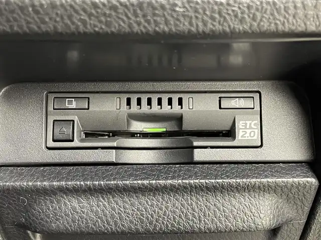 トヨタ ノア ハイブリッド Si 宮城県 2016(平28)年 4.4万km ボルドーマイカメタリック 純正9型ナビ/後席モニター/両側パワースライドドア/プリクラッシュセーフティ/レーンディパーチャーアラート/オートマチックハイビーム/バックモニター/ETC2.0/フロントウィンドウ熱線/LEDヘッドランプ/フォグランプ/フルセグTV/Bluetoothオーディオ/CD/DVD/スマートキー/禁煙車