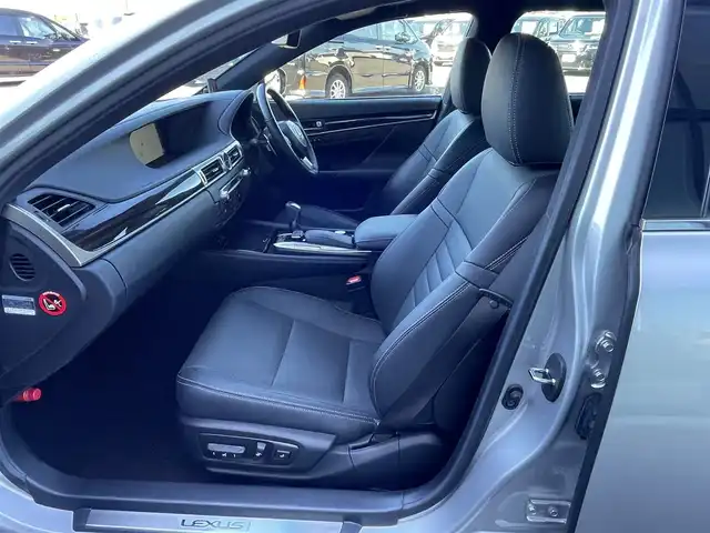 レクサス ＧＳ 350 Fスポーツ 道央・札幌 2018(平30)年 2.2万km ソニックシルバー ４WD/サンルーフ/純正メーカーナビ/CD/DVD/BD/BT/フルセグ/プリクラッシュセーフティ/横滑り防止装置/レーダークルーズコントロール/レーンキープアシスト/クリアランスソナー/ブラインドスポットモニター/バックカメラ/ビルトインETC2.0/ドライブレコーダー/DRIVEMODE切替/前席パワーシート/D席メモリーシート/前席シートヒーター/前席エアシート/レザーシート/革巻きステアリング/ステアリングリモコン/パドルシフト/自動防眩ミラー/電動パーキング/ブレーキホールド/MTモード付AT/レーダー探知機/プッシュスタート/スマートキー/３眼LEDヘッドライト/オートライト/オートハイビーム/フォグランプ/電動格納ミラー/ヒーテッドドアミラー/ウィンカーミラー/純正フロアマット/ドアバイザー