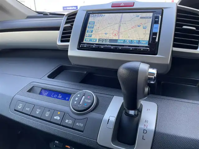 ホンダ フリード G ジャストセレクション 大阪府 2015(平27)年 4.7万km コバルトブルーパール 純正インターナビ(VXM-152VFi)/CD/DVD/SD/USB/TV/バックカメラ/パワースライドドア/純正フロアマット/ドアバイザー/キセノンライト/オートライト/電格ミラー/スペアキー/ETC