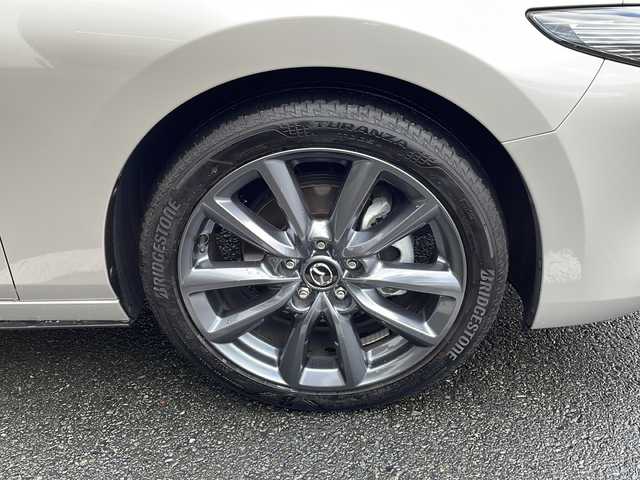 マツダ マツダ３ファストバック 20S ツーリング 京都府 2024(令6)年 1.7万km プラチナクォーツメタリック 純正メーカーナビ　全周囲カメラ　Ｂｌｕｅｔｏｏｔｈオーディオ　フルセグ　ＵＳＢ接続　レーダークルーズ　ブラインドスポットモニター　ステアリングヒーター　シートヒーター　コーナーセンサー　　ドラレコ