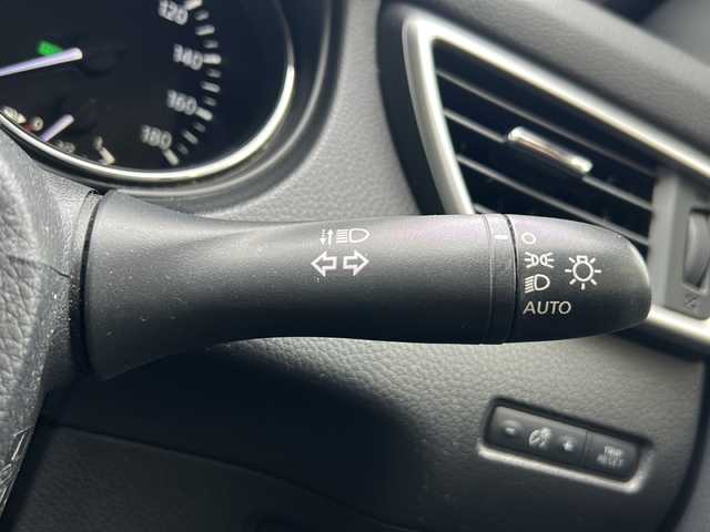 日産 エクストレイル 20X エマージェンシーブレーキ 静岡県 2016(平28)年 7.4万km ブリリアントシルバー 純正ナビ/・FM/AM/・CD/・フルセグTV/・Bluetooth/主要装備/・バックカメラ/・エマージェンシーブレーキ/・１６インチ社外アルミ/・ルーフキャリア/・前席シートヒーター/・アイドリングストップ/・横滑り防止装置/・フォグランプ/・クリアランスソナー/・車線逸脱警報/・コーナリングスタビリティアシスト/・アクティブエンジンブレーキ/・プッシュスタート