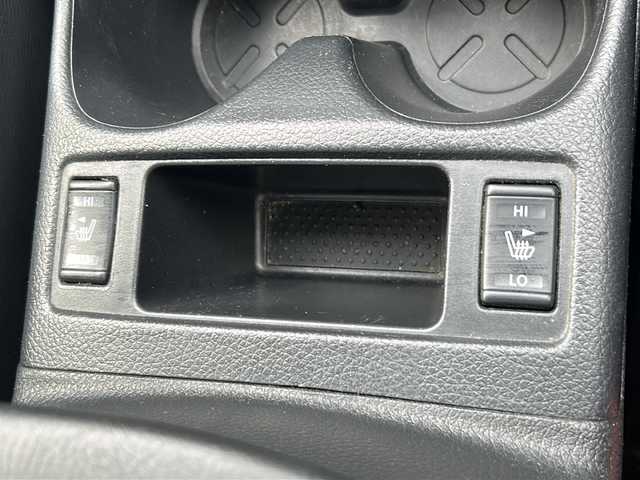 日産 エクストレイル 20X エマージェンシーブレーキ 静岡県 2016(平28)年 7.4万km ブリリアントシルバー 純正ナビ/・FM/AM/・CD/・フルセグTV/・Bluetooth/主要装備/・バックカメラ/・エマージェンシーブレーキ/・１６インチ社外アルミ/・ルーフキャリア/・前席シートヒーター/・アイドリングストップ/・横滑り防止装置/・フォグランプ/・クリアランスソナー/・車線逸脱警報/・コーナリングスタビリティアシスト/・アクティブエンジンブレーキ/・プッシュスタート