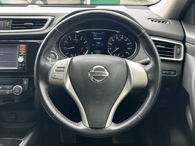 日産 エクストレイル 20X エマージェンシーブレーキ 静岡県 2016(平28)年 7.4万km ブリリアントシルバー 純正ナビ/・FM/AM/・CD/・フルセグTV/・Bluetooth/主要装備/・バックカメラ/・エマージェンシーブレーキ/・１６インチ社外アルミ/・ルーフキャリア/・前席シートヒーター/・アイドリングストップ/・横滑り防止装置/・フォグランプ/・クリアランスソナー/・車線逸脱警報/・コーナリングスタビリティアシスト/・アクティブエンジンブレーキ/・プッシュスタート