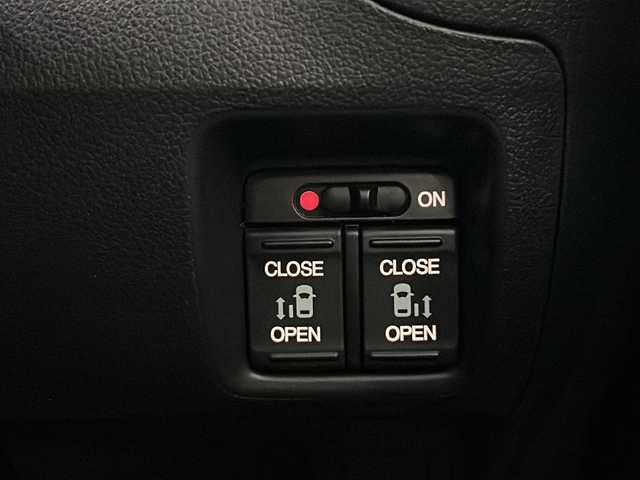 ホンダ Ｎ ＢＯＸ カスタム G ターボ Lパッケージ 東京都 2015(平27)年 7万km スマートブラック (株)IDOMが運営する【じしゃロン国分寺店】の自社ローン対象車両になります。こちらは現金ご利用時の価格です。自社ローンご希望の方は別途その旨お申付け下さい。/純正ナビ(地図SDカードなし)/両側パワースライドドア/バックカメラ/クルーズコントロール/ステアリングスイッチ/パドルシフト/スマートキー/純正アルミホイール/プッシュスタート