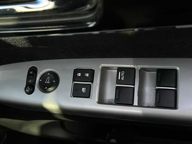 ホンダ Ｎ ＢＯＸ カスタム G ターボ Lパッケージ 東京都 2015(平27)年 7万km スマートブラック (株)IDOMが運営する【じしゃロン国分寺店】の自社ローン対象車両になります。こちらは現金ご利用時の価格です。自社ローンご希望の方は別途その旨お申付け下さい。/純正ナビ(地図SDカードなし)/両側パワースライドドア/バックカメラ/クルーズコントロール/ステアリングスイッチ/パドルシフト/スマートキー/純正アルミホイール/プッシュスタート