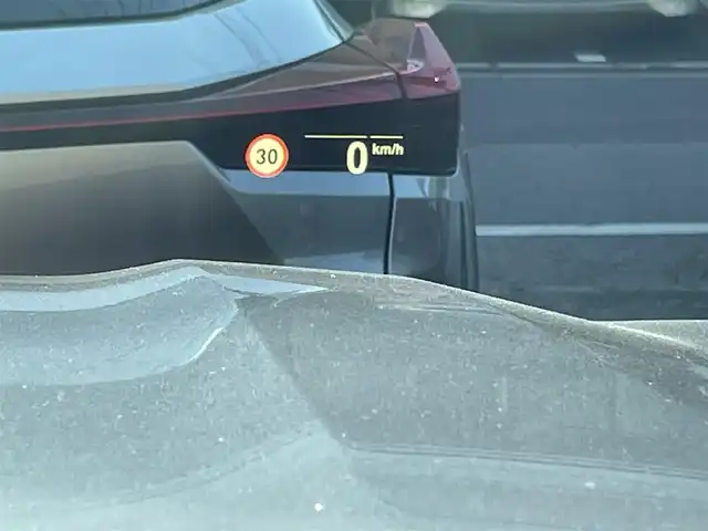 ＢＭＷ Ｘ７ M50i 東京都 2019(令1)年 3万km グレー スカイラウンジパノラマサンルーフ/ターボ/4WD/純正HDDナビ/ (フルセグTV/Bluetooth/USB/SD)/トップビューカメラ/ミラー一体型ETC/ハーマンカードンサラウンドシステム/リアシートエンターテインメントシステム/前方ドライブレコーダー/レザーシート/1・2列目パワーシート/1・2列目シートヒーター/前席エアーシート/1列目マッサージ機能/3列シート/パワーバックドア/パーキングアシストプラス/・パークディスタンスコントロール/・パーキングアシスト/・サイドビューカメラ/リアビューカメラ/・後退時ステアリングアシスト機能/ドライビングアシストプロフェッショナル/・アクティブクルーズコントロール/・レーンコントロールアシスト/・レーンディパーチャーウォーニング/・レーンチェンジウォーニング/・前車接近警報機能/・衝突回避被害軽減ブレーキ/・後車衝突警報機能/ヘッドアップディスプレイ/横滑り防止装置/ルーフレール/スマートキー/純正21インチアルミホイール/パドルシフト/純正LEDヘッドライト/カーテンエアバック/スペアキー1本/保証書/取扱説明書