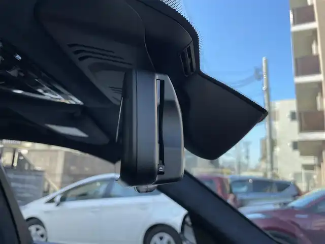 ＢＭＷ Ｘ７ M50i 東京都 2019(令1)年 3万km グレー スカイラウンジパノラマサンルーフ/ターボ/4WD/純正HDDナビ/ (フルセグTV/Bluetooth/USB/SD)/トップビューカメラ/ミラー一体型ETC/ハーマンカードンサラウンドシステム/リアシートエンターテインメントシステム/前方ドライブレコーダー/レザーシート/1・2列目パワーシート/1・2列目シートヒーター/前席エアーシート/1列目マッサージ機能/3列シート/パワーバックドア/パーキングアシストプラス/・パークディスタンスコントロール/・パーキングアシスト/・サイドビューカメラ/リアビューカメラ/・後退時ステアリングアシスト機能/ドライビングアシストプロフェッショナル/・アクティブクルーズコントロール/・レーンコントロールアシスト/・レーンディパーチャーウォーニング/・レーンチェンジウォーニング/・前車接近警報機能/・衝突回避被害軽減ブレーキ/・後車衝突警報機能/ヘッドアップディスプレイ/横滑り防止装置/ルーフレール/スマートキー/純正21インチアルミホイール/パドルシフト/純正LEDヘッドライト/カーテンエアバック/スペアキー1本/保証書/取扱説明書