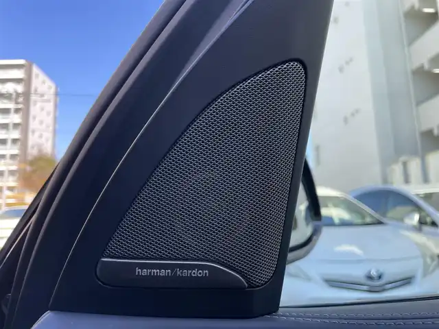 ＢＭＷ Ｘ７ M50i 東京都 2019(令1)年 3万km グレー スカイラウンジパノラマサンルーフ/ターボ/4WD/純正HDDナビ/ (フルセグTV/Bluetooth/USB/SD)/トップビューカメラ/ミラー一体型ETC/ハーマンカードンサラウンドシステム/リアシートエンターテインメントシステム/前方ドライブレコーダー/レザーシート/1・2列目パワーシート/1・2列目シートヒーター/前席エアーシート/1列目マッサージ機能/3列シート/パワーバックドア/パーキングアシストプラス/・パークディスタンスコントロール/・パーキングアシスト/・サイドビューカメラ/リアビューカメラ/・後退時ステアリングアシスト機能/ドライビングアシストプロフェッショナル/・アクティブクルーズコントロール/・レーンコントロールアシスト/・レーンディパーチャーウォーニング/・レーンチェンジウォーニング/・前車接近警報機能/・衝突回避被害軽減ブレーキ/・後車衝突警報機能/ヘッドアップディスプレイ/横滑り防止装置/ルーフレール/スマートキー/純正21インチアルミホイール/パドルシフト/純正LEDヘッドライト/カーテンエアバック/スペアキー1本/保証書/取扱説明書