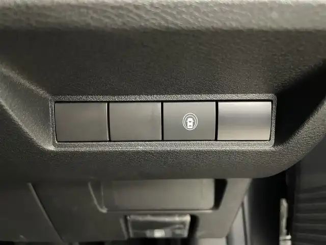 日産 ノート X 埼玉県 2024(令6)年 0.7万km ダークメタルグレー ワンオーナー/純正9インチナビ/フルセグTV　BT　HDMI/インテリジェントエマージェンシーブレーキ/バックカメラ/ハイビームアシスト/コーナーセンサー/電動格納式ドアミラー/LEDオートライト/純正フロアマット/３眼LEDオートライト/プッシュスタート/スマートキー/スペアキー