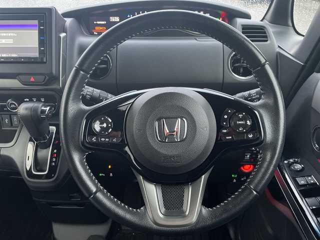 ホンダ Ｎ ＢＯＸ カスタム L スタイル+ブラック 福岡県 2022(令4)年 3.1万km クリスタルブラックパール 純正ナビ/【CD.Bluetooth.USB】/バックカメラ/ホンダセンシング/●衝突軽減ブレーキ（CMBS）/●誤発進抑制機能/●歩行者事故低減ステアリング/●路外逸脱抑制機能/●渋滞追従機能付アダプティブクルーズコントロール（ACC）/●車線維持支援システム（LKAS）/●先行車発進お知らせ機能/●標識認識機能/●後方誤発進抑制機能/●オートハイビーム/ビルトインETC/クリアランスソナー/両側電動スライドドア/前席シートヒーター/LEDヘッドライト/オートライト/ステアリングスイッチ/電子パーキング/ブレーキホールド