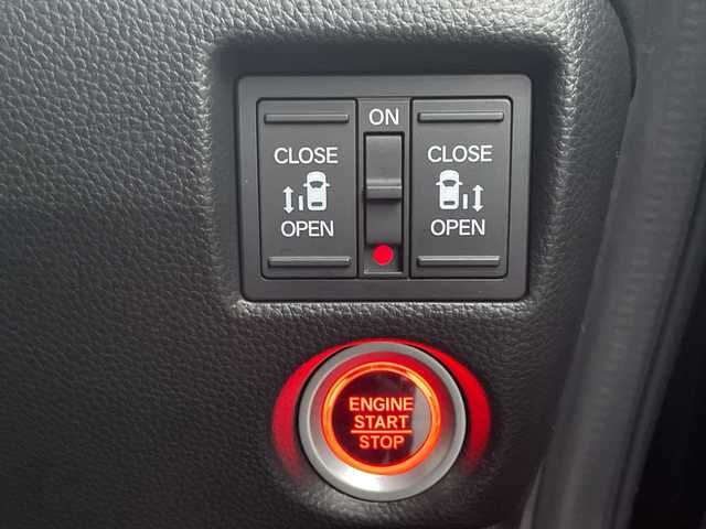 ホンダ Ｎ ＢＯＸ カスタム L スタイル+ブラック 福岡県 2022(令4)年 3.1万km クリスタルブラックパール 純正ナビ/【CD.Bluetooth.USB】/バックカメラ/ホンダセンシング/●衝突軽減ブレーキ（CMBS）/●誤発進抑制機能/●歩行者事故低減ステアリング/●路外逸脱抑制機能/●渋滞追従機能付アダプティブクルーズコントロール（ACC）/●車線維持支援システム（LKAS）/●先行車発進お知らせ機能/●標識認識機能/●後方誤発進抑制機能/●オートハイビーム/ビルトインETC/クリアランスソナー/両側電動スライドドア/前席シートヒーター/LEDヘッドライト/オートライト/ステアリングスイッチ/電子パーキング/ブレーキホールド