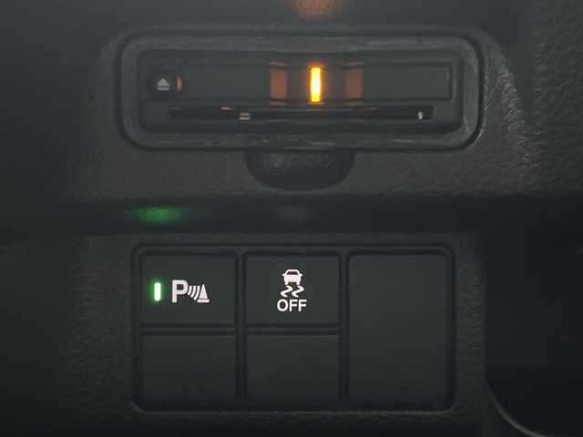 ホンダ Ｎ ＢＯＸ カスタム L スタイル+ブラック 福岡県 2022(令4)年 3.1万km クリスタルブラックパール 純正ナビ/【CD.Bluetooth.USB】/バックカメラ/ホンダセンシング/●衝突軽減ブレーキ（CMBS）/●誤発進抑制機能/●歩行者事故低減ステアリング/●路外逸脱抑制機能/●渋滞追従機能付アダプティブクルーズコントロール（ACC）/●車線維持支援システム（LKAS）/●先行車発進お知らせ機能/●標識認識機能/●後方誤発進抑制機能/●オートハイビーム/ビルトインETC/クリアランスソナー/両側電動スライドドア/前席シートヒーター/LEDヘッドライト/オートライト/ステアリングスイッチ/電子パーキング/ブレーキホールド