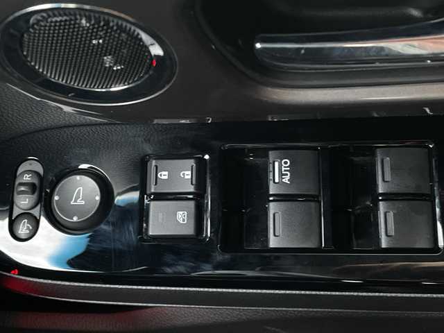 ホンダ Ｎ ＢＯＸ カスタム L スタイル+ブラック 福岡県 2022(令4)年 3.1万km クリスタルブラックパール 純正ナビ/【CD.Bluetooth.USB】/バックカメラ/ホンダセンシング/●衝突軽減ブレーキ（CMBS）/●誤発進抑制機能/●歩行者事故低減ステアリング/●路外逸脱抑制機能/●渋滞追従機能付アダプティブクルーズコントロール（ACC）/●車線維持支援システム（LKAS）/●先行車発進お知らせ機能/●標識認識機能/●後方誤発進抑制機能/●オートハイビーム/ビルトインETC/クリアランスソナー/両側電動スライドドア/前席シートヒーター/LEDヘッドライト/オートライト/ステアリングスイッチ/電子パーキング/ブレーキホールド