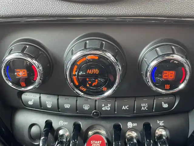 ＭＩＮＩ ミニ クラブマン ジョンクーパーワークス 佐賀県 2017(平29)年 6.4万km ミッドナイト・ブラック・メタリック 純正メモリナビゲーション/Bluetooth　AM　FM　USB/インナーミラー一体型ETC/社外前後ドライブレコーダー/バックカメラ/レーダークルーズコントロール/ハーフレザーシート/前席シートヒーター/革巻きステアリング/ステアリングリモコン/パドルシフト/ドアバイザー/社外フロアマット/スペアキー1本/純正LEDヘッドライト/純正19インチアルミホイール/　