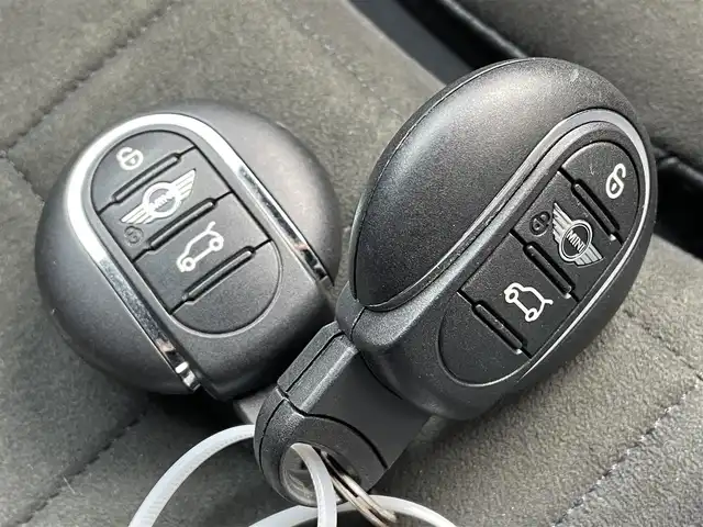 ＭＩＮＩ ミニ クラブマン ジョンクーパーワークス 佐賀県 2017(平29)年 6.4万km ミッドナイト・ブラック・メタリック 純正メモリナビゲーション/Bluetooth　AM　FM　USB/インナーミラー一体型ETC/社外前後ドライブレコーダー/バックカメラ/レーダークルーズコントロール/ハーフレザーシート/前席シートヒーター/革巻きステアリング/ステアリングリモコン/パドルシフト/ドアバイザー/社外フロアマット/スペアキー1本/純正LEDヘッドライト/純正19インチアルミホイール/　