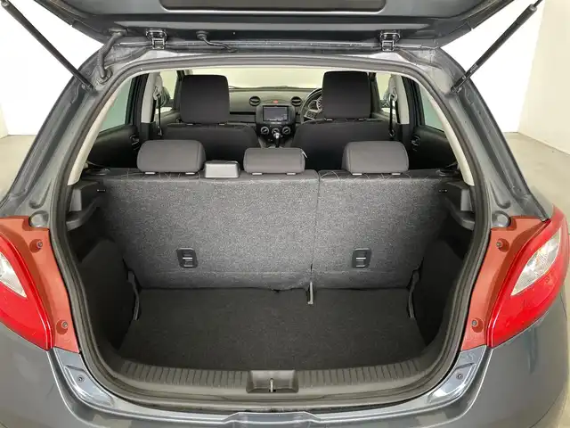 マツダ デミオ 13C－V スマートEDⅡ 埼玉県 2012(平24)年 3.6万km メトロポリタングレーマイカ 社外７インチナビ　地デジワンセグＴＶ　キーレス　リモコンキー　ＣＤ再生　ＵＳＢ接続　純正フロアマット　ステアリングスイッチ　純正ホイールキャップ　ＣＶＴ　エアコン　パワーウィンドウ