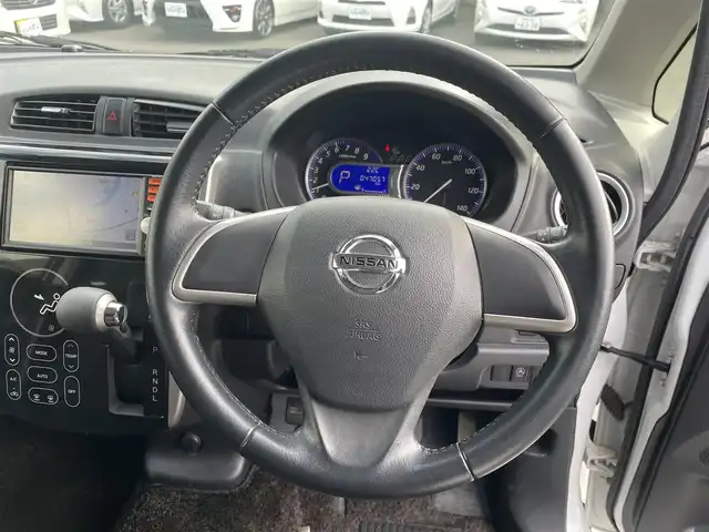 日産 デイズ ハイウェイスターX 和歌山県 2014(平26)年 4.7万km ホワイトパール (株)IDOMが運営する【じしゃロン和歌山店】の自社ローン専用車両になります。こちらは現金またはオートローンご利用時の価格です。自社ローンご希望の方は別途その旨お申付け下さい/純正SDフルセグナビ/スタッドレスタイヤ積載/バックカメラ/ETC/防眩ミラー/フロアマット/シガーソケット/LEDヘッドライト/フォグランプ/ウィンカーミラー/電格ミラー/ドアバイザー/スペアキー×１