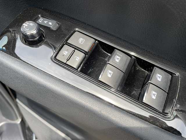 トヨタ アルファード S Aパッケージ 石川県 2019(令1)年 5.1万km ブラック 純正9型ナビ /フルセグTV /バックカメラ /フリップダウンモニター /LEDヘッドライト /ETC /レーダークルーズ /トヨタセーフティセンス /純正アルミホイール /スマートキー /プッシュスタート /電動ミラー /デジタルミラー /ブラインドスポットモニター /レーンキープアシスト /オートエアコン