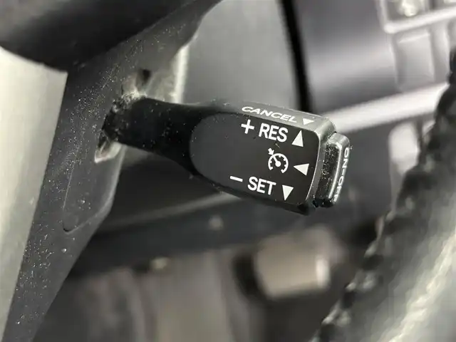 トヨタ ヴォクシー ZS 煌Ⅱ 埼玉県 2020(令2)年 4.9万km ブラック 社外12インチフリップダウンモニター　PXH12X-R/社外11インチナビ　EX11NX/(Bluetooth/HDMI/USB/CD/DVD/AM/FM)/地デジフルセグ/バックカメラ/前後ドライブレコーダー/ETC/オートマチックハイビーム/衝突軽減ブレーキ/車線逸脱警報/クルーズコントロール/クリアランスソナー/先行車発進お知らせ機能/両側パワースライドドア/アイドリングストップ/プッシュスタート/ステアリングリモコン/ウィンカーミラー/電動格納ミラー/フロントフォグランプ/ロールサンシェード/社外フロアマット/社外ドアバイザー/社外15インチアルミホイール/純正16インチアルミホイール付夏タイヤ205/60×4車載