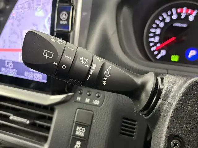 トヨタ ヴォクシー ZS 煌Ⅱ 埼玉県 2020(令2)年 4.9万km ブラック 社外12インチフリップダウンモニター　PXH12X-R/社外11インチナビ　EX11NX/(Bluetooth/HDMI/USB/CD/DVD/AM/FM)/地デジフルセグ/バックカメラ/前後ドライブレコーダー/ETC/オートマチックハイビーム/衝突軽減ブレーキ/車線逸脱警報/クルーズコントロール/クリアランスソナー/先行車発進お知らせ機能/両側パワースライドドア/アイドリングストップ/プッシュスタート/ステアリングリモコン/ウィンカーミラー/電動格納ミラー/フロントフォグランプ/ロールサンシェード/社外フロアマット/社外ドアバイザー/社外15インチアルミホイール/純正16インチアルミホイール付夏タイヤ205/60×4車載